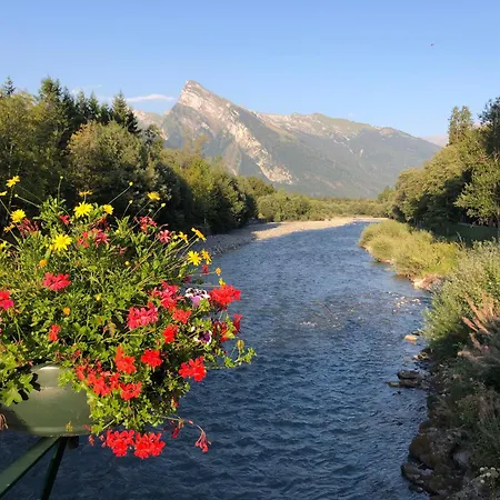 - La Combe - Entre Lacs Et Montagnes *